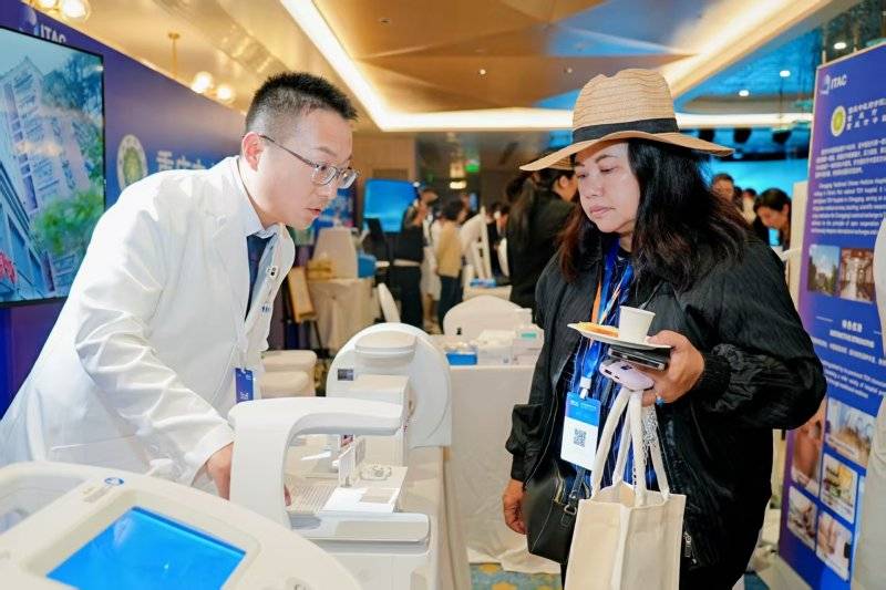 旅行商大会 全链条特色医疗服务助推医旅融合j9国际站登录重医附二院精彩亮相重庆国际(图5)